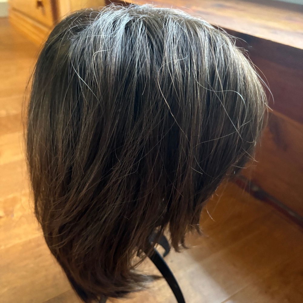 Natural Brown Short Layered Women's Wig with Subtle Gray Highlights